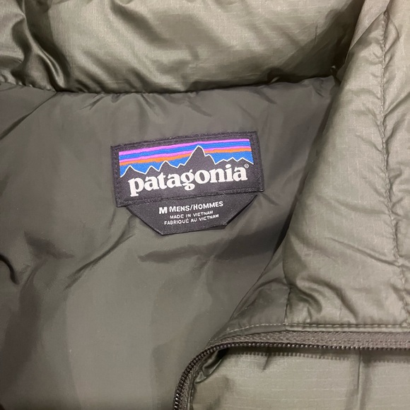 Patagonia Men's Hi-Loft Down Full Zip Vest, size medium - Picture 2 of 2